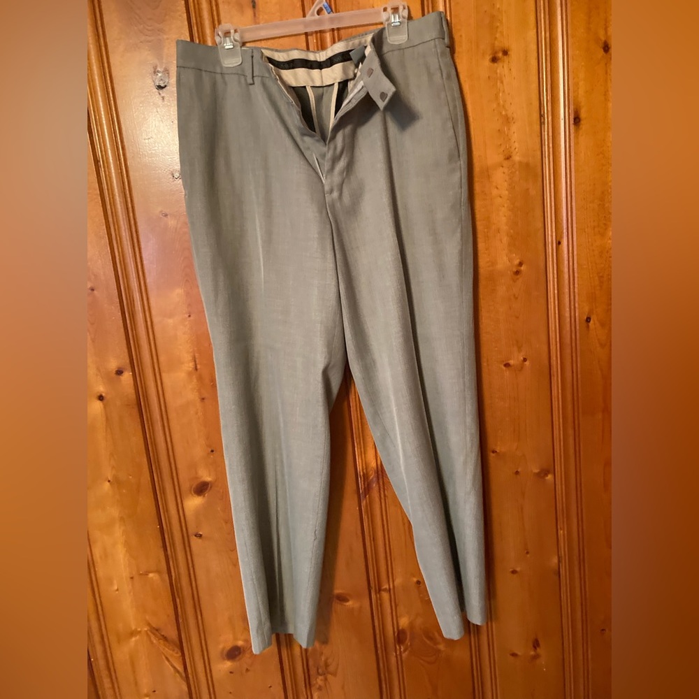 Size 34/29 Men’s Flex waist 2u Savane dress pants color silver